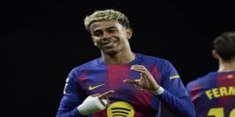 权力更迭：81岁足坛老帅的突然谢幕-  米兰体育