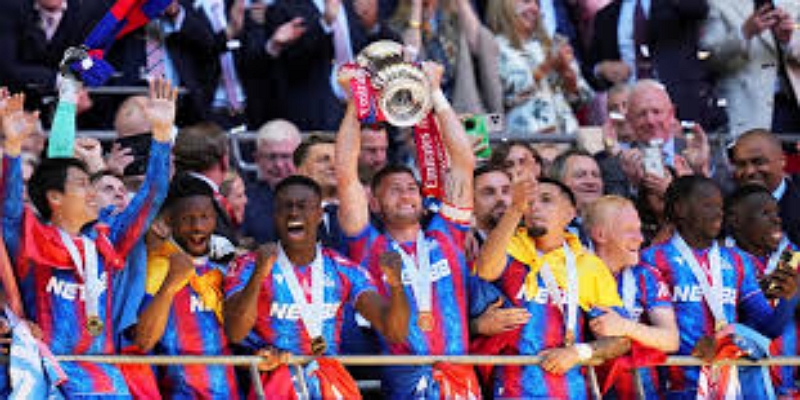 米兰体育战术复盘：防守反击的现代艺术-米兰体育