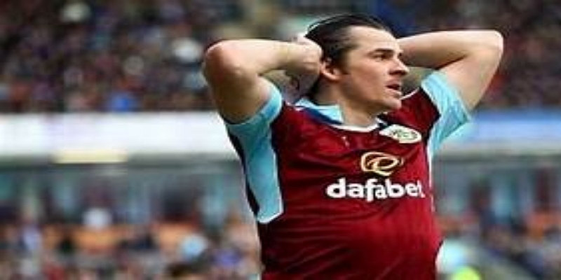 米兰体育关注：匿名“同性恋球员账号”引发舆论风暴-米兰体育